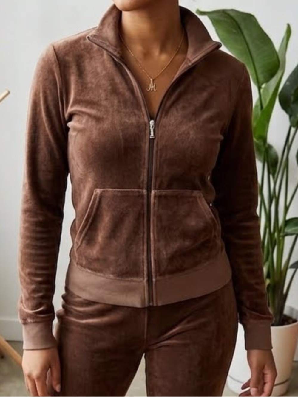 Vintage Juicy Couture Brown
Velour Track Jacket Zip Up Y2K mock neck M fits S